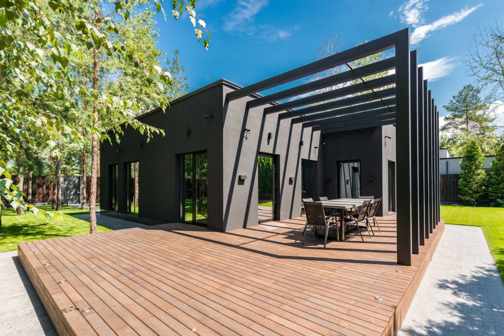 Pergola à rennes : comment bien choisir le modèle adapté à votre extérieur